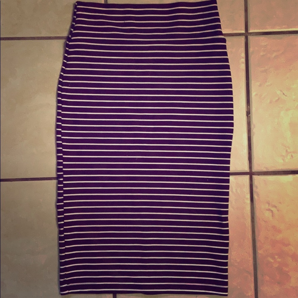 Burgundy stripped skirt